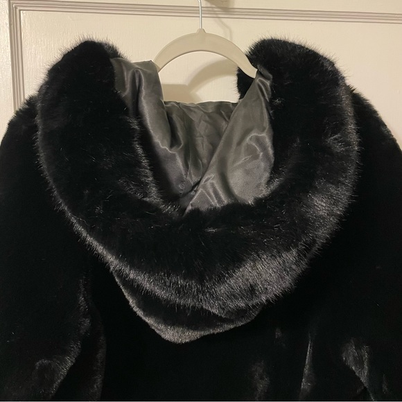 SOLD-Michael Kors faux fur coat - Picture 7 of 11